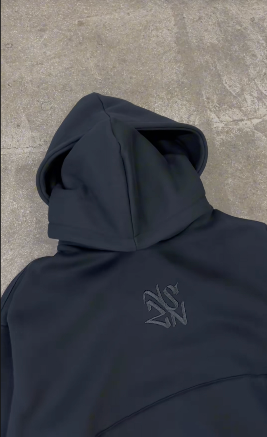 BLACK HOODIE